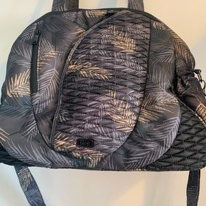 Lug Cartwheel bag inTropical Fog pattern